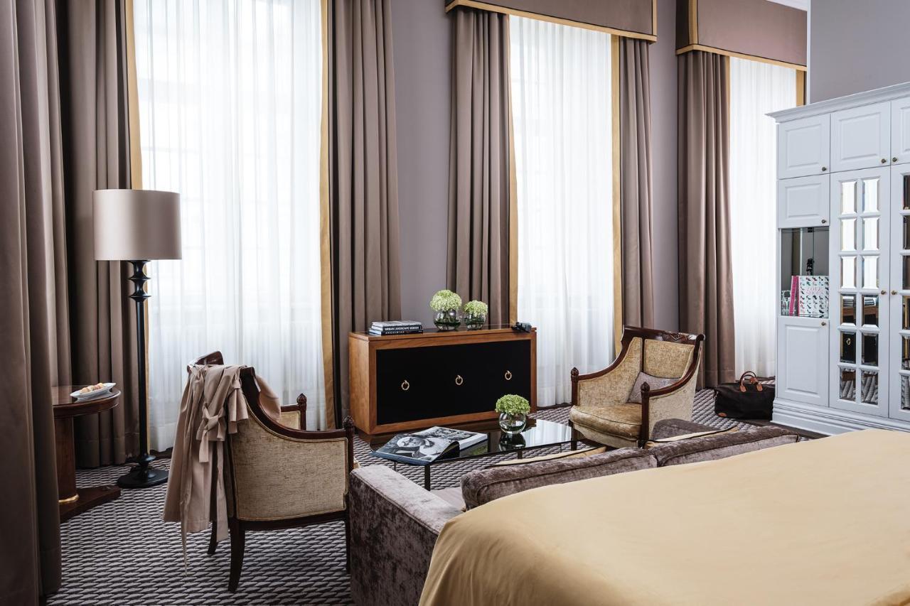 Althoff Grandhotel Schloss Bensberg Bergisch Gladbach Exterior photo A suite at the Mandarin Oriental, Munich