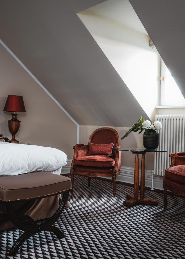 Althoff Grandhotel Schloss Bensberg Bergisch Gladbach Exterior photo A room at the hotel