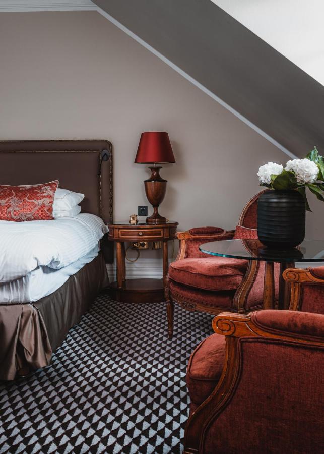 Althoff Grandhotel Schloss Bensberg Bergisch Gladbach Exterior photo A bedroom at the hotel
