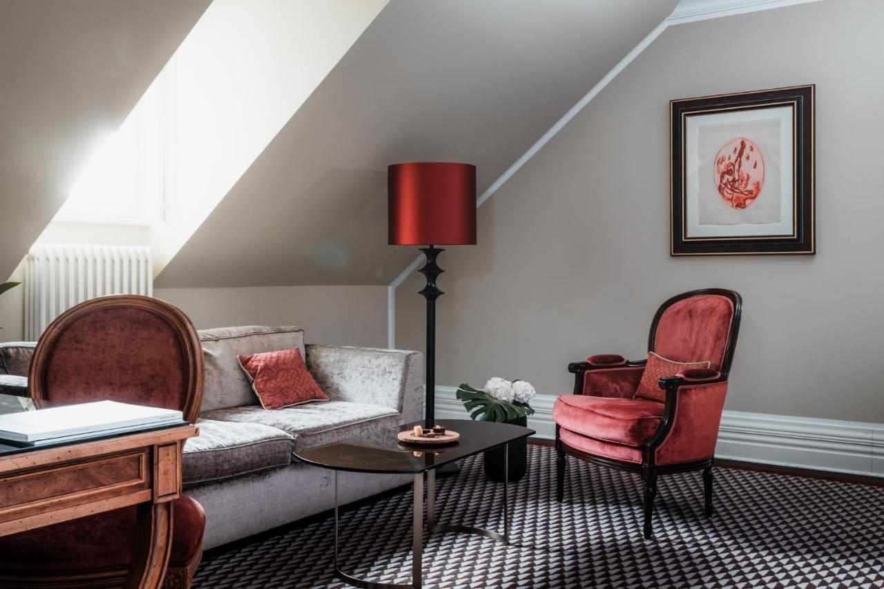 Althoff Grandhotel Schloss Bensberg Bergisch Gladbach Exterior photo A suite at the hotel