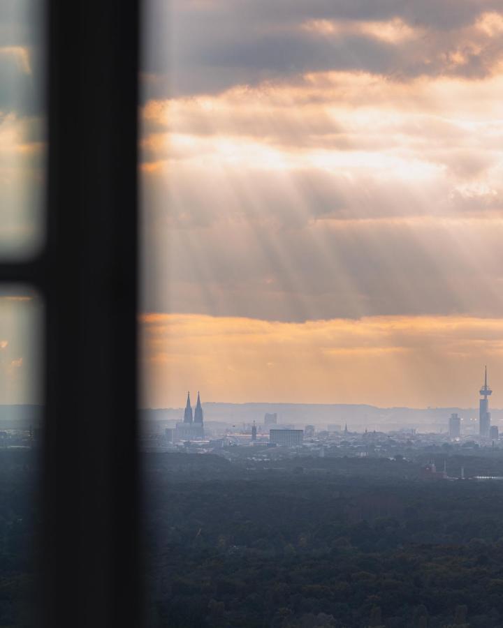 Althoff Grandhotel Schloss Bensberg Bergisch Gladbach Exterior photo View of Frankfurt from the observation deck
