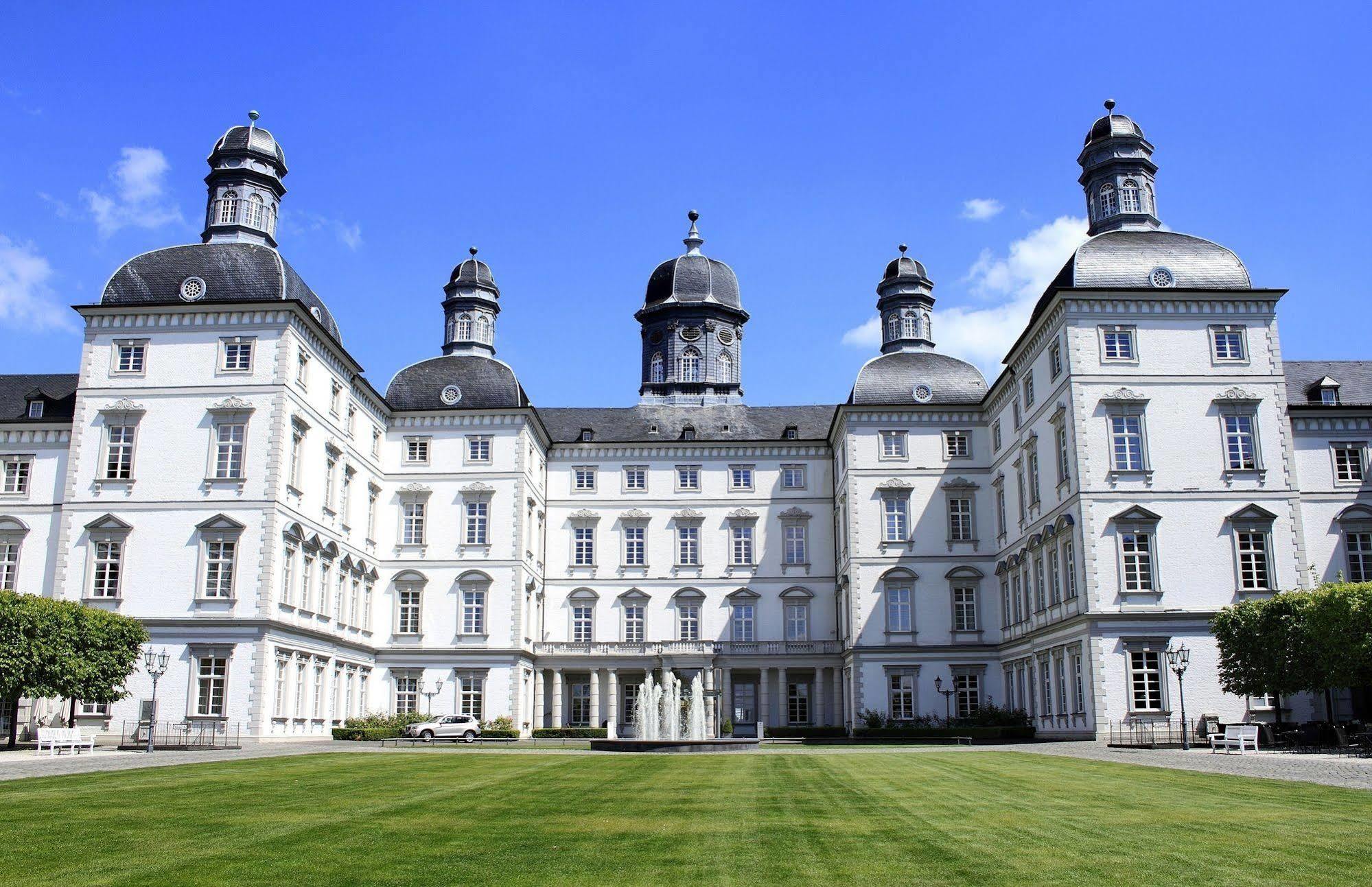 Althoff Grandhotel Schloss Bensberg Bergisch Gladbach Exterior photo Gloriamar Abbey